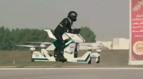 Bientt des motos volantes pour la police de Dubi